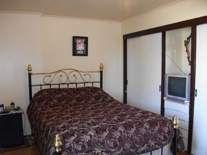 39 Gillespie Rd, St Albans VIC 3021