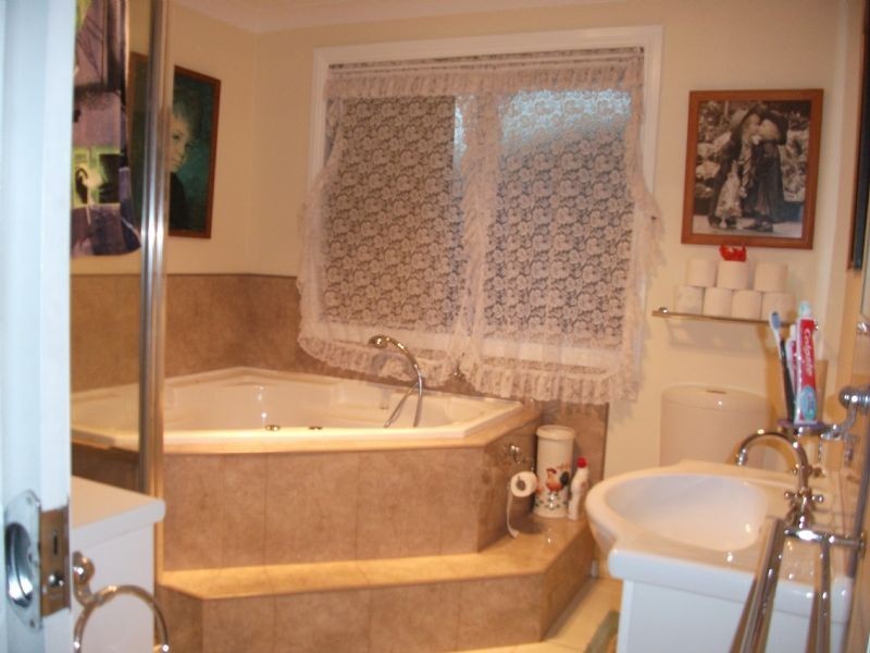 2 Walker Court, St Albans VIC 3021