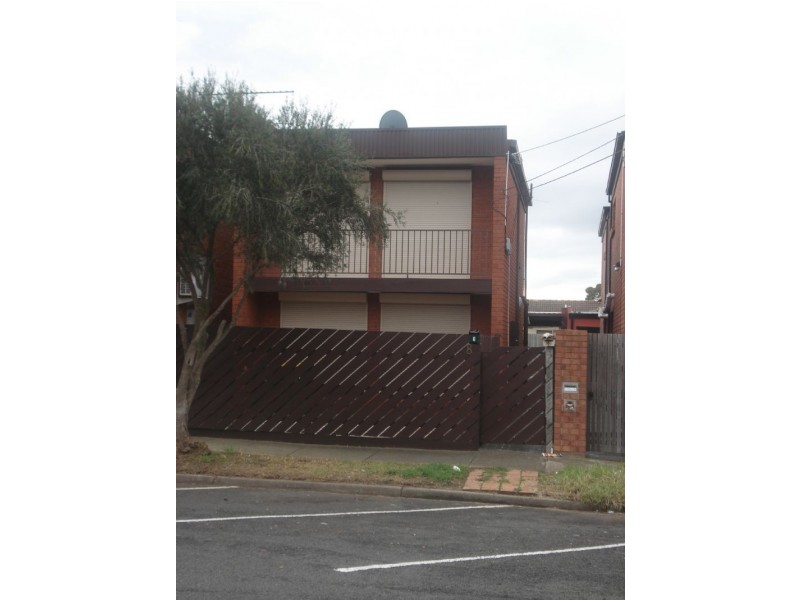 1/8 JOHN STREET, St Albans VIC 3021