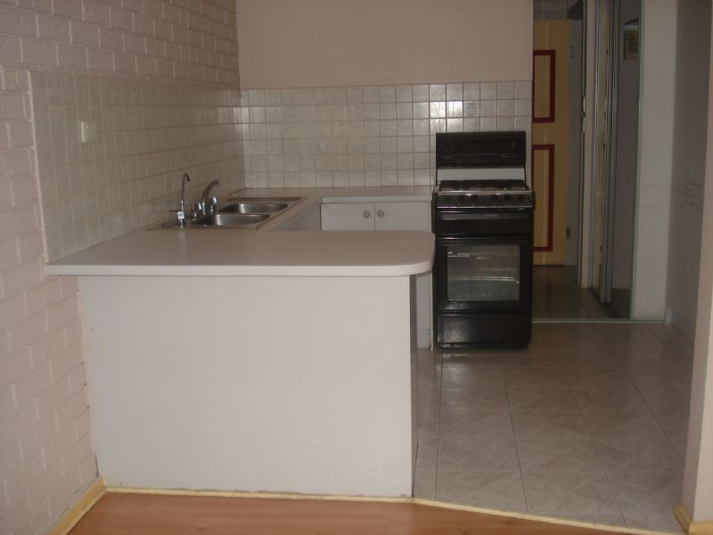 1/8 JOHN STREET, St Albans VIC 3021