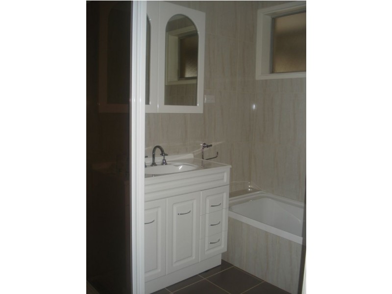 139 GILLESPIE ROAD, St Albans VIC 3021