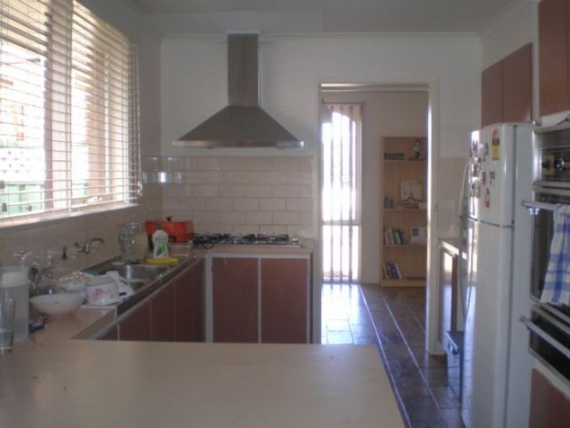 115 KINGS ROAD, St Albans VIC 3021