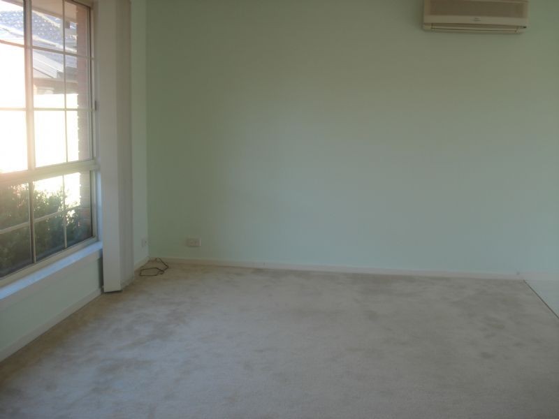 2/35 PILAIN CRESCENT, Keilor Downs VIC 3038