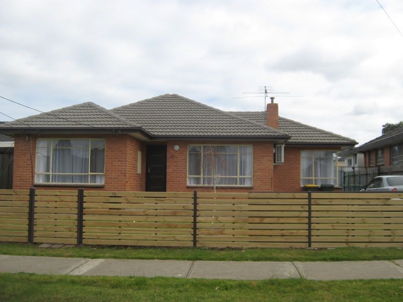 49 Leslie Street, St Albans VIC 3021