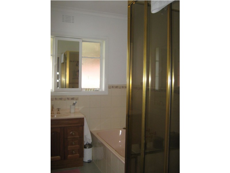 49 Leslie Street, St Albans VIC 3021