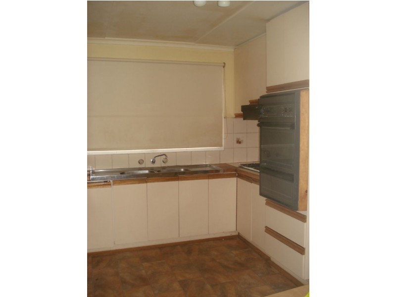 1 Snowden Street, Laverton VIC 3028