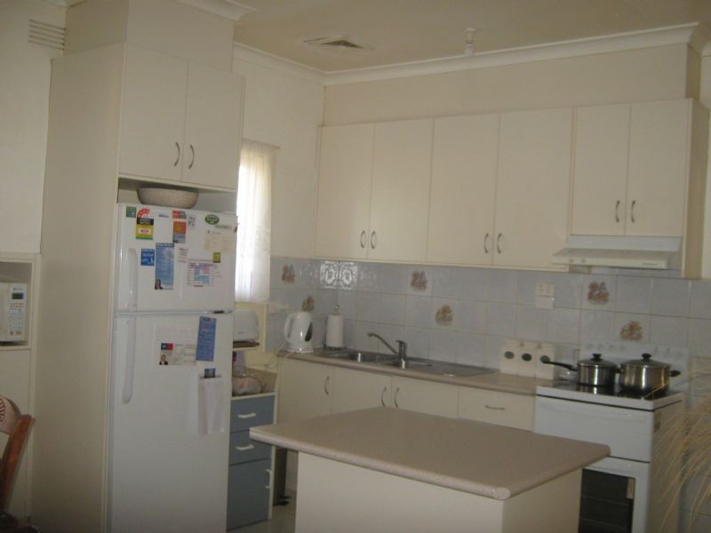 1/15 Albert Crescent, St Albans VIC 3021