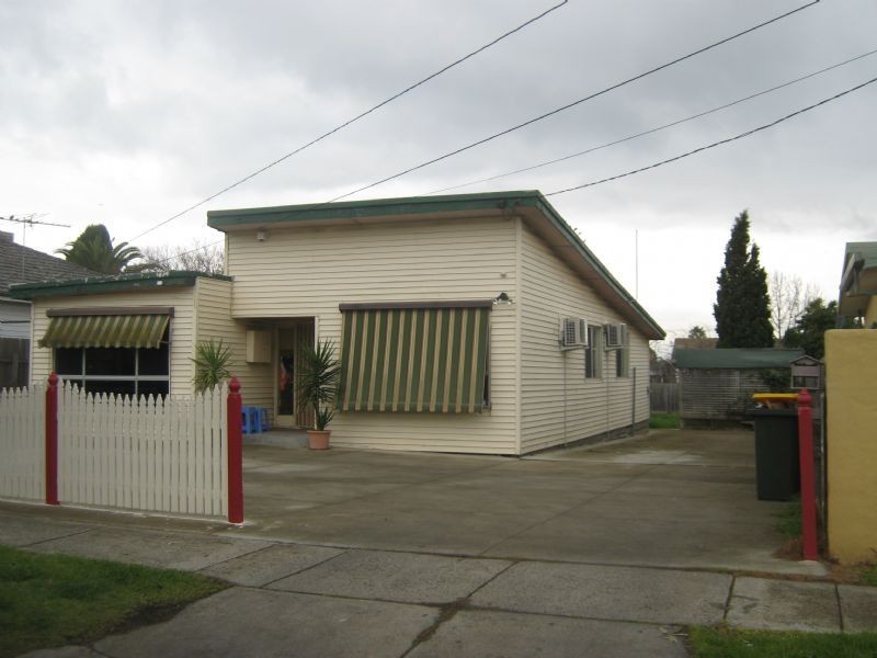 54 LEONARD AVENUE, St Albans VIC 3021