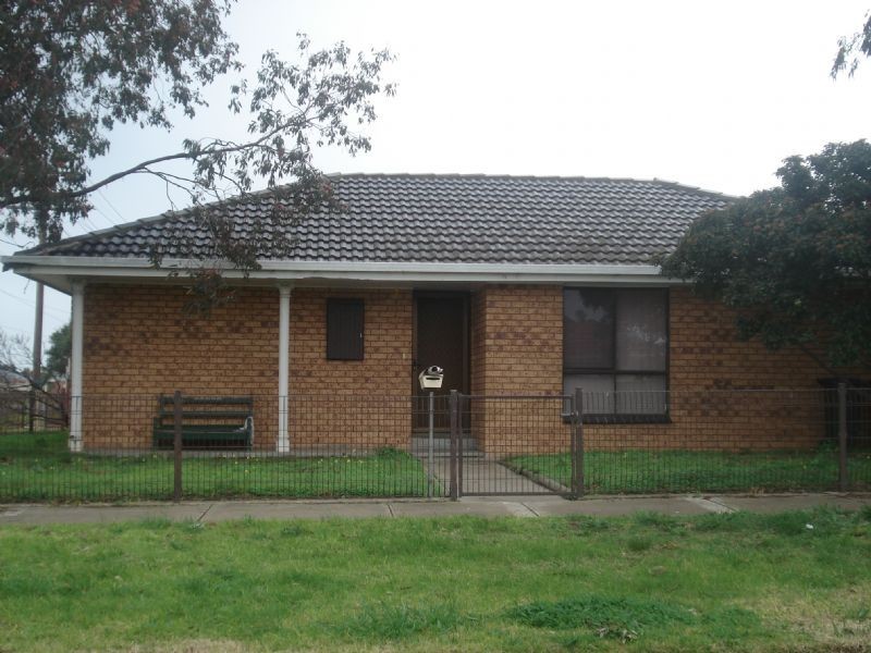 1/1 Cleveland Street, St Albans VIC 3021