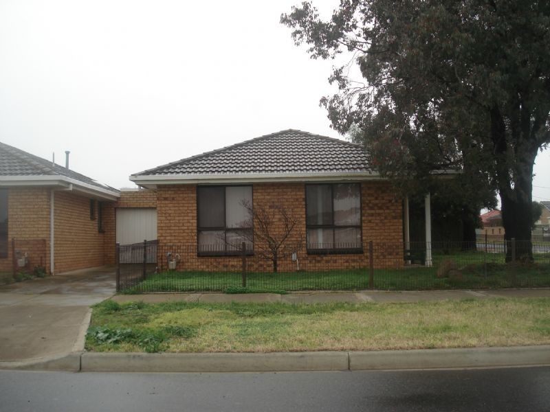 1/1 Cleveland Street, St Albans VIC 3021