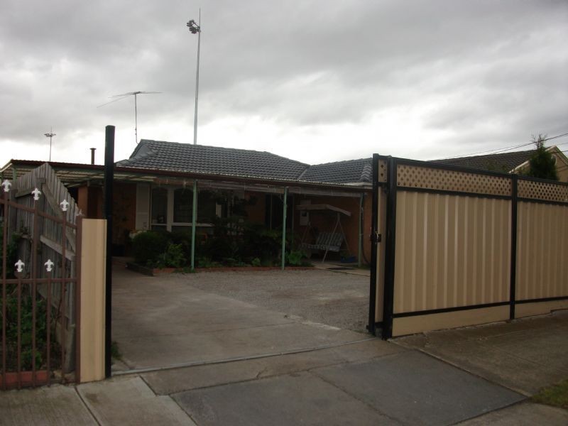 15 Sandra St, St Albans VIC 3021