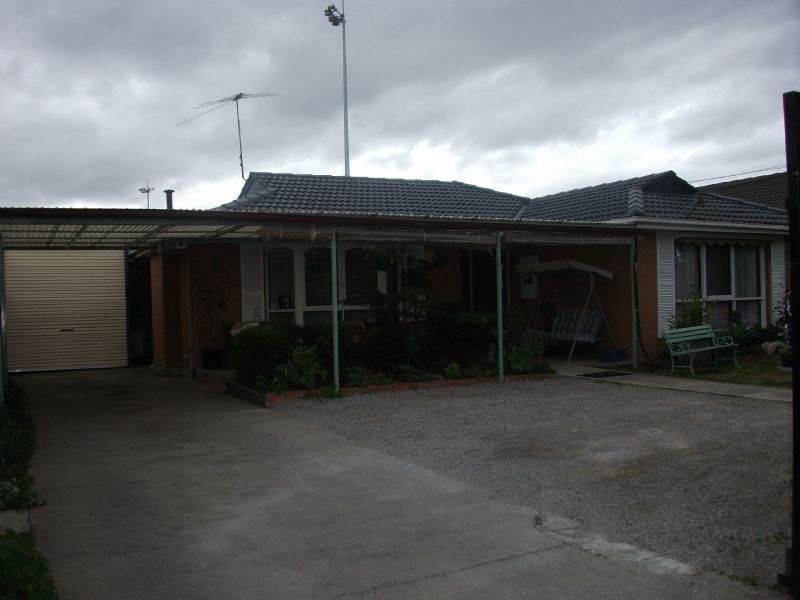 15 Sandra St, St Albans VIC 3021