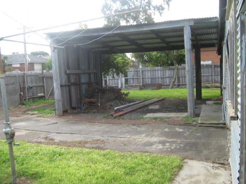 66 Station Avenue, St Albans VIC 3021