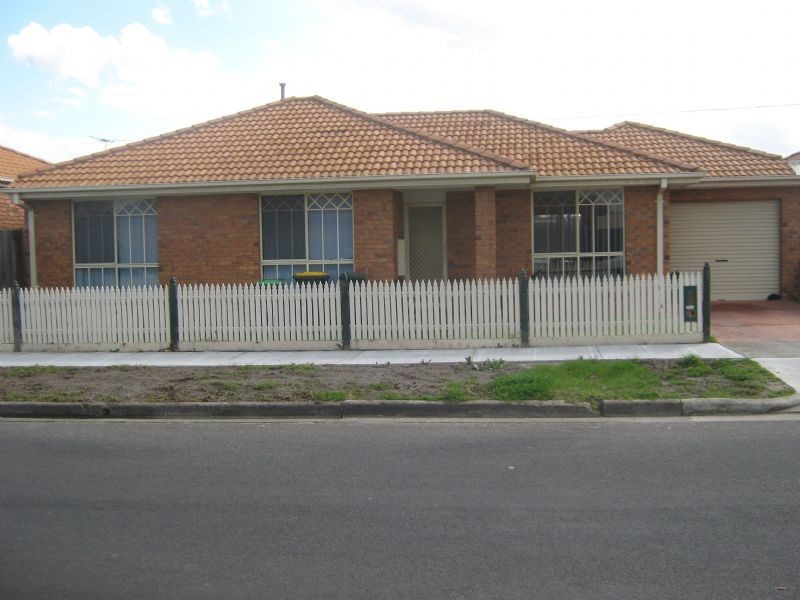1B Bent Street, St Albans VIC 3021