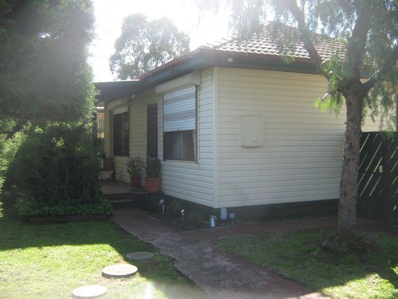 90 East esplanade, St Albans VIC 3021