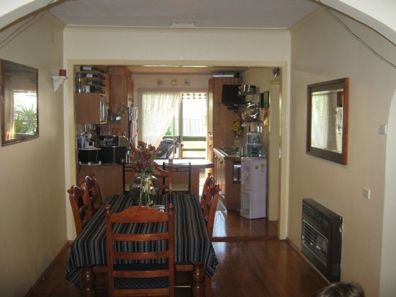 90 East esplanade, St Albans VIC 3021