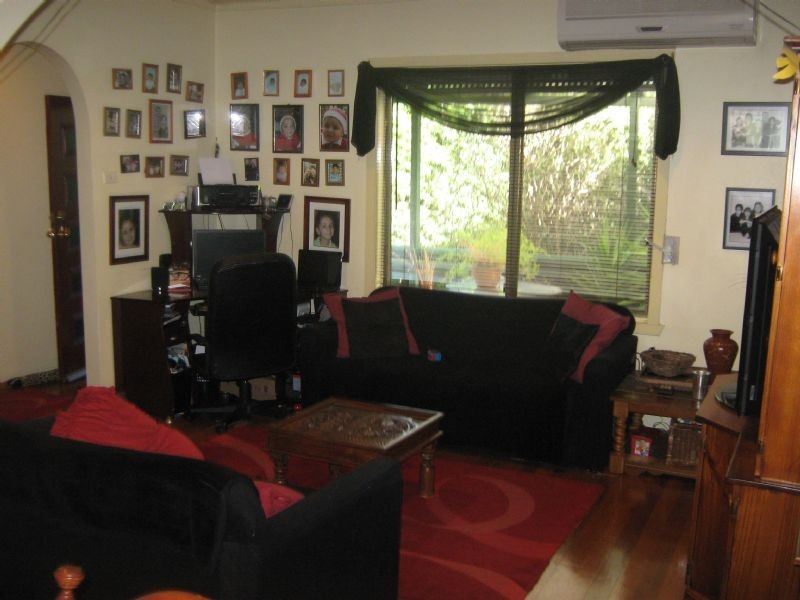 90 East esplanade, St Albans VIC 3021