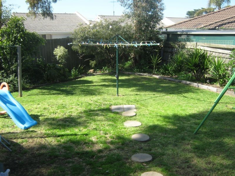 90 East esplanade, St Albans VIC 3021