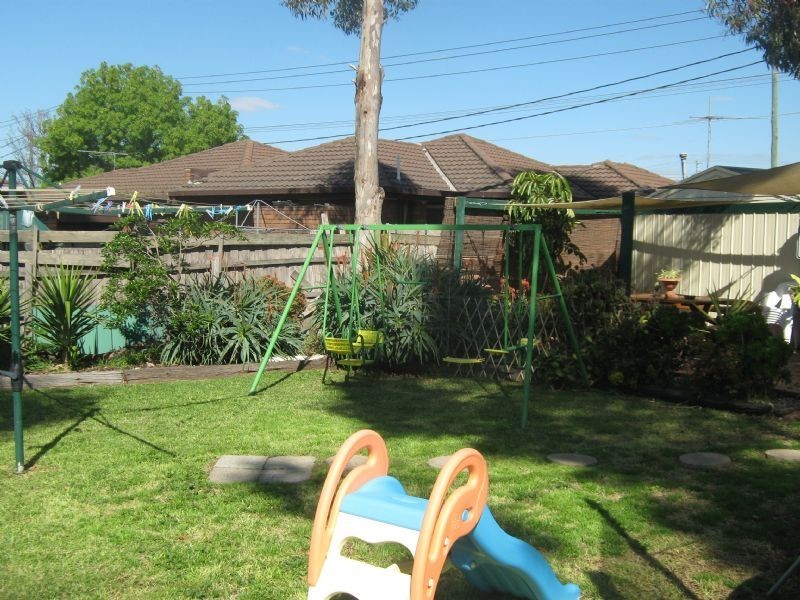 90 East esplanade, St Albans VIC 3021