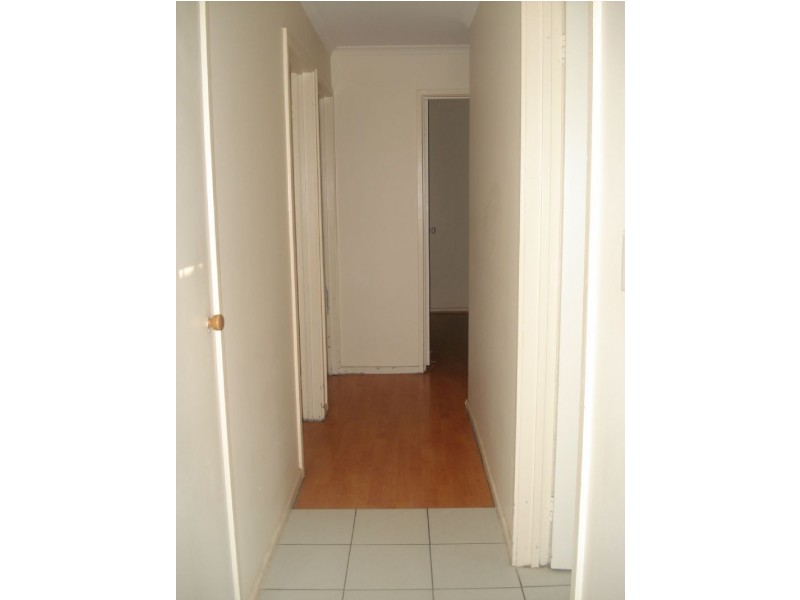 2/47a Disraeli Street, St Albans VIC 3021