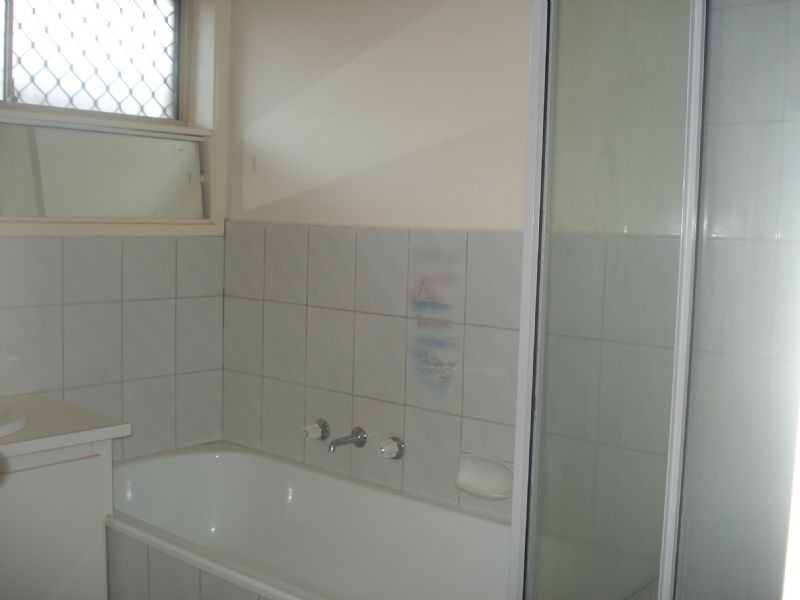 2/47a Disraeli Street, St Albans VIC 3021