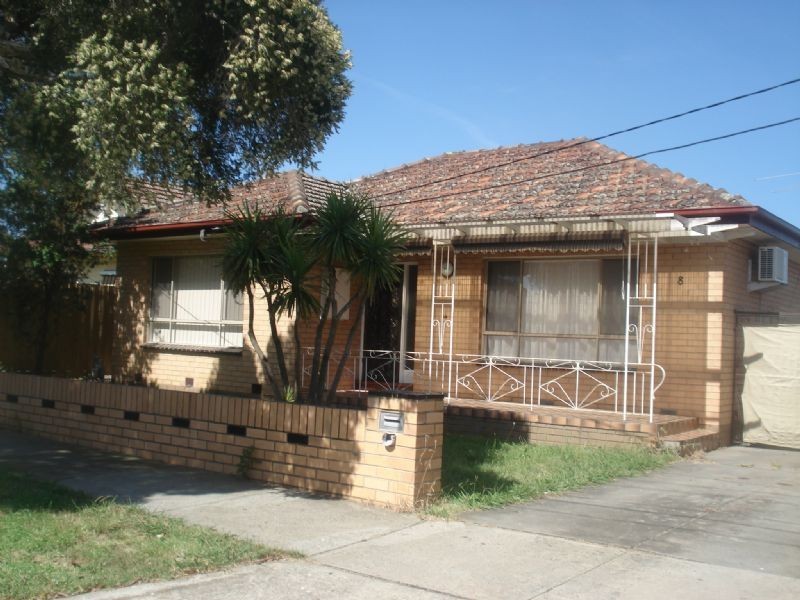 8 Oberon Avenue, St Albans VIC 3021
