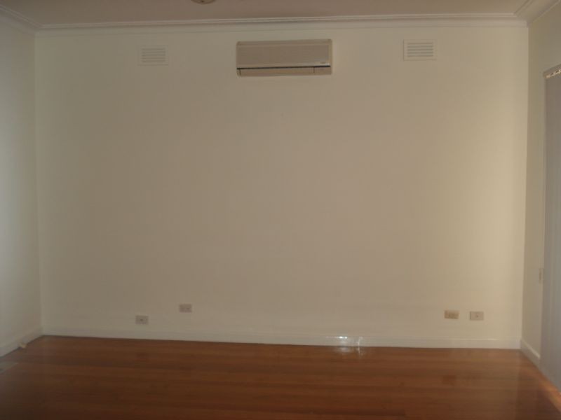 8 Oberon Avenue, St Albans VIC 3021