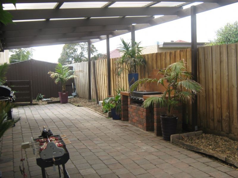 2 Harefield Crescent, Kealba VIC 3021