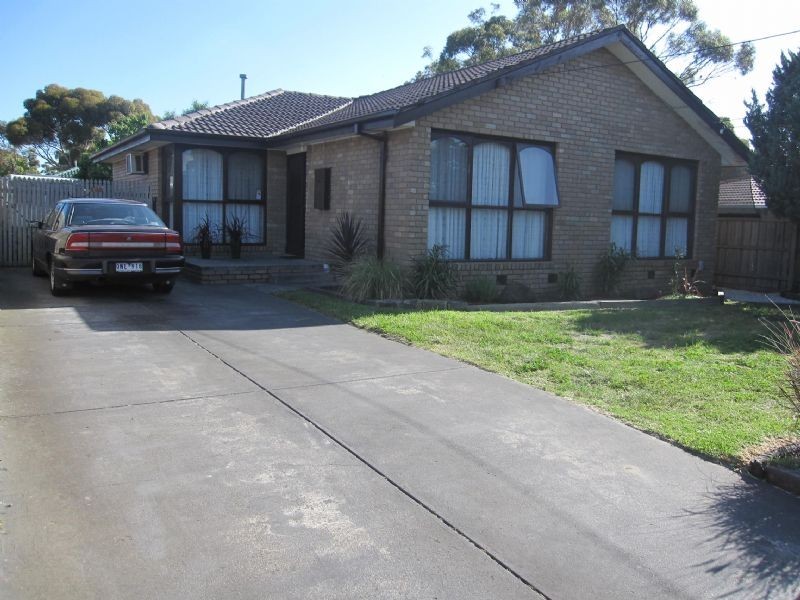 10 Trafalgar St, St Albans VIC 3021