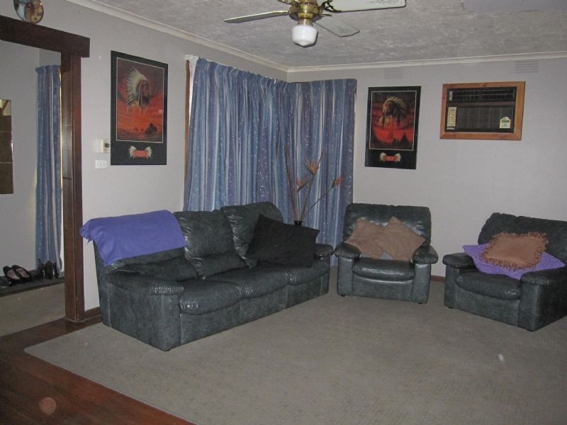 10 Trafalgar St, St Albans VIC 3021