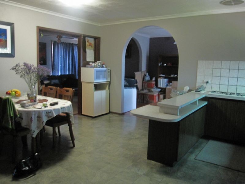 10 Trafalgar St, St Albans VIC 3021