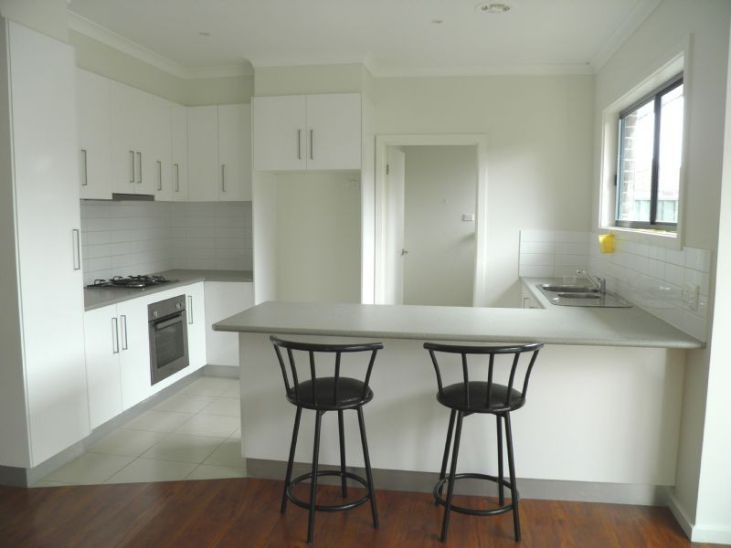 4/16 JAMES STREET, St Albans VIC 3021