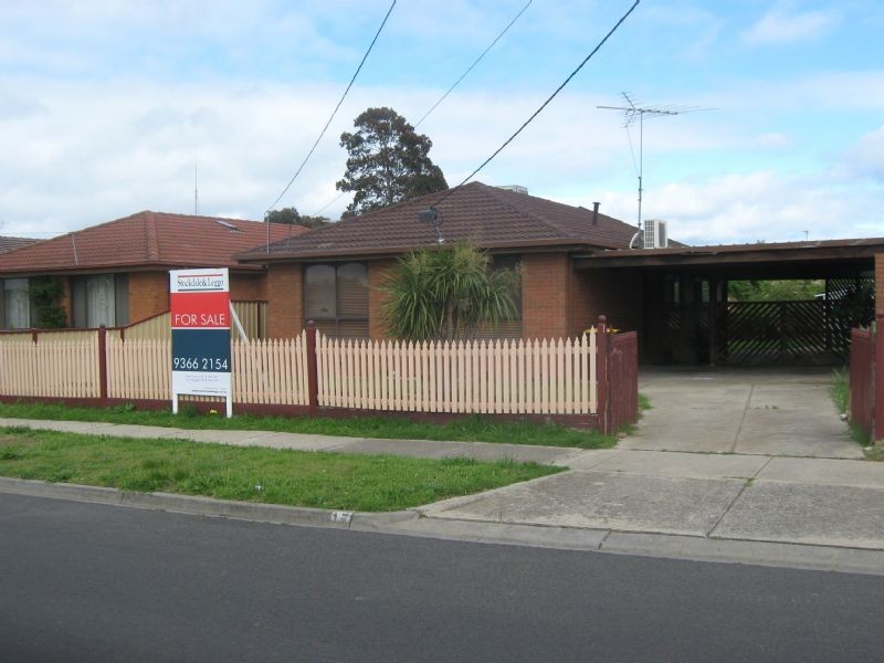 17 Cromwell Road, St Albans VIC 3021