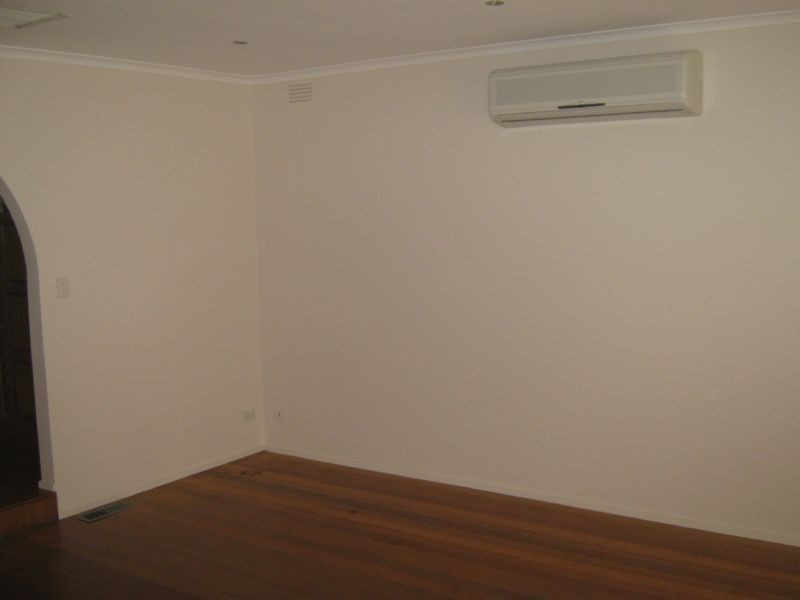 17 Cromwell Road, St Albans VIC 3021