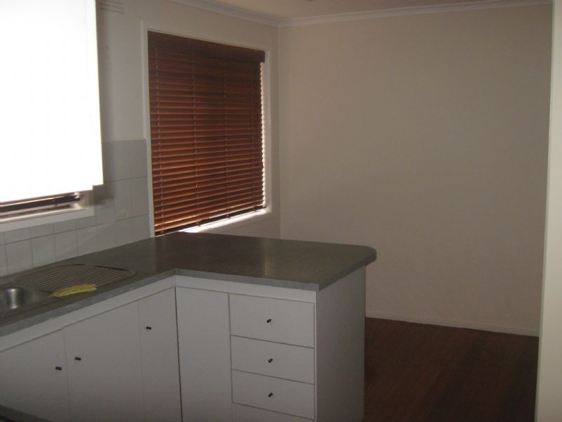 17 Cromwell Road, St Albans VIC 3021