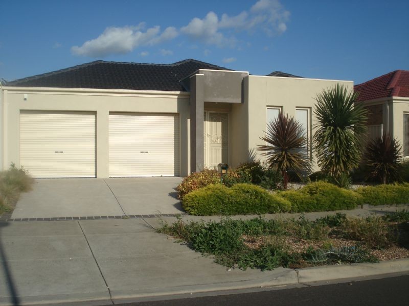 22  BREADALBANE AVENUE, Cairnlea VIC 3023