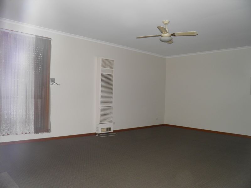 2B LAHY STREET, St Albans VIC 3021