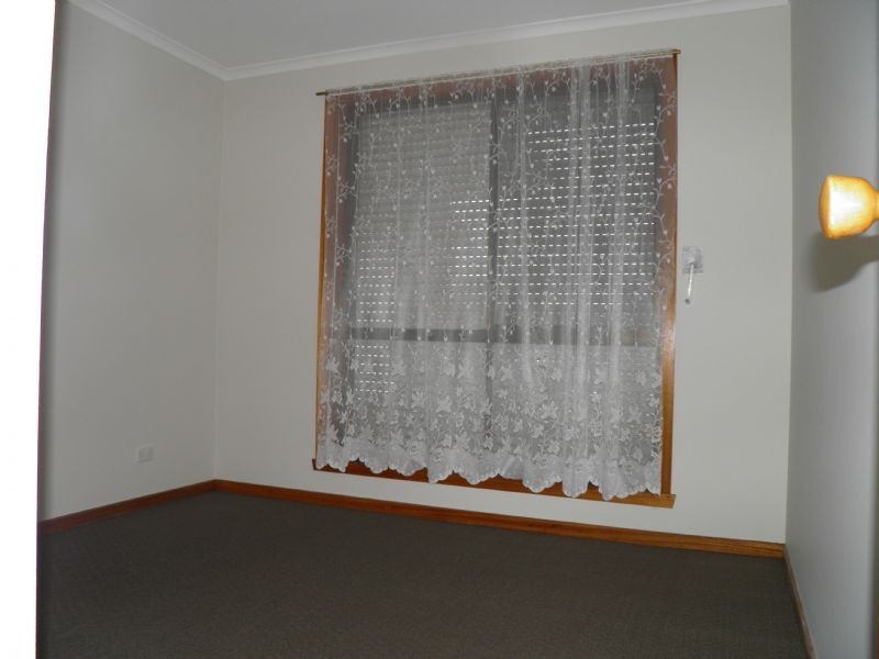 2B LAHY STREET, St Albans VIC 3021