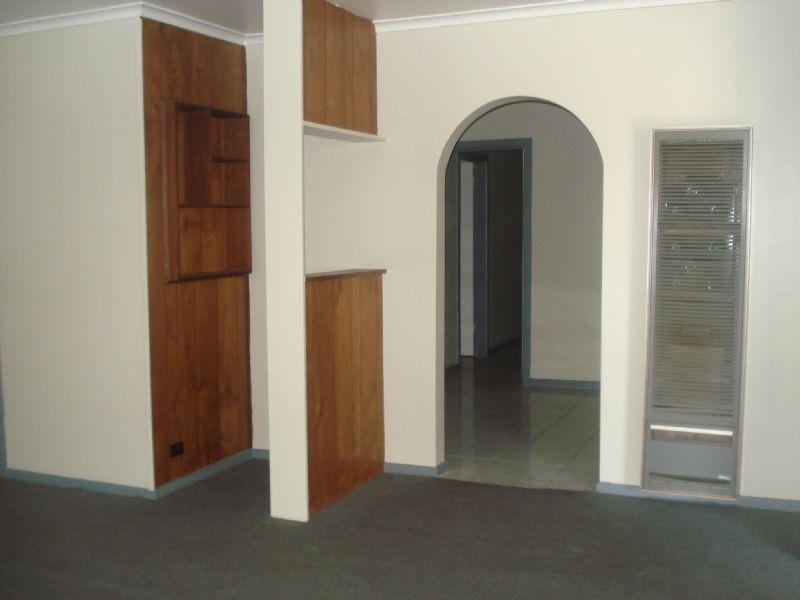 32 Stradbroke Drive, St Albans VIC 3021