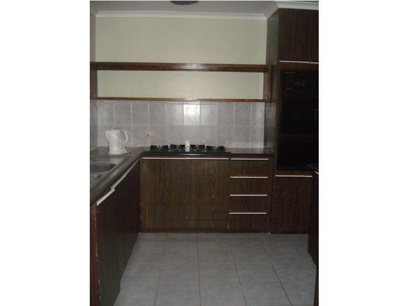 32 Stradbroke Drive, St Albans VIC 3021