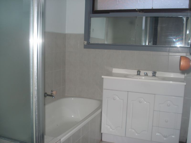 32 Stradbroke Drive, St Albans VIC 3021