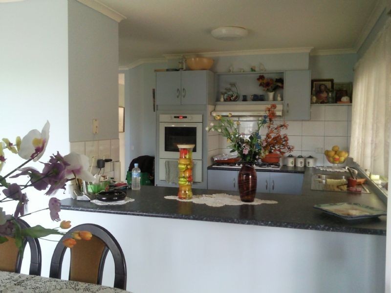 13 Winchester Court, Kings Park VIC 3021