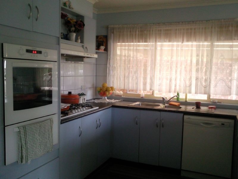 13 Winchester Court, Kings Park VIC 3021