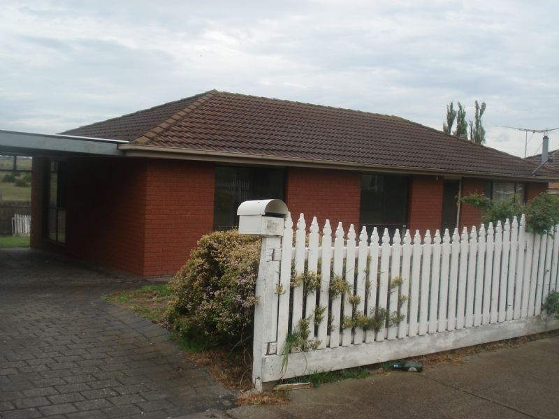 104 Kinterbury Drive, Kings Park VIC 3021