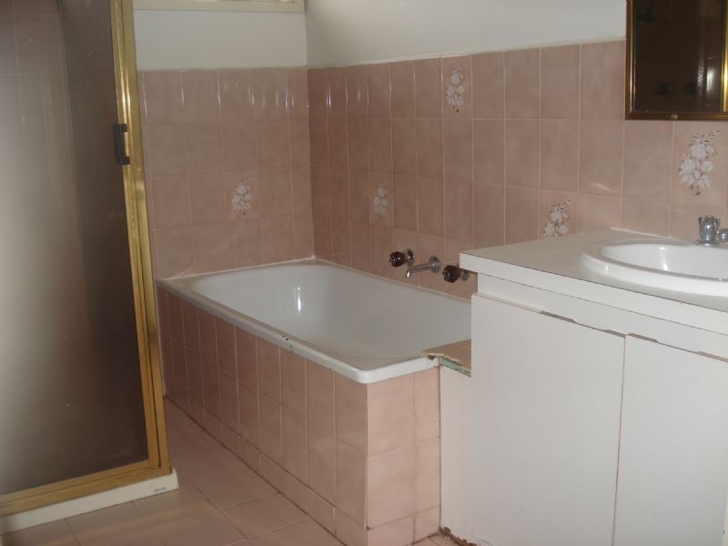 104 Kinterbury Drive, Kings Park VIC 3021