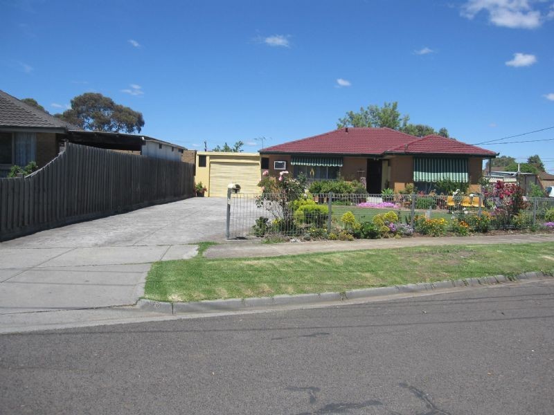 7 Cory Court, Kings Park VIC 3021