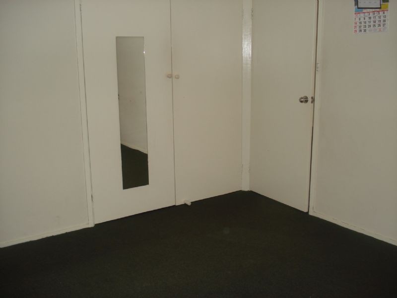 5/112 EAST ESPLANADE, St Albans VIC 3021