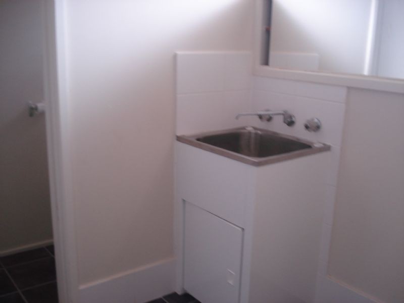 5/112 EAST ESPLANADE, St Albans VIC 3021