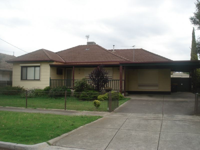 27 GARFIELD STREET, St Albans VIC 3021