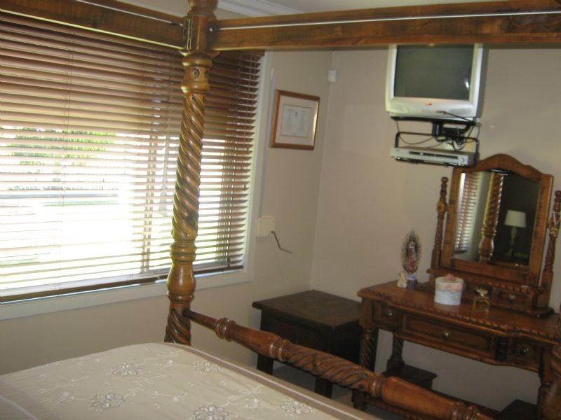 10 Nariel rd, St Albans VIC 3021